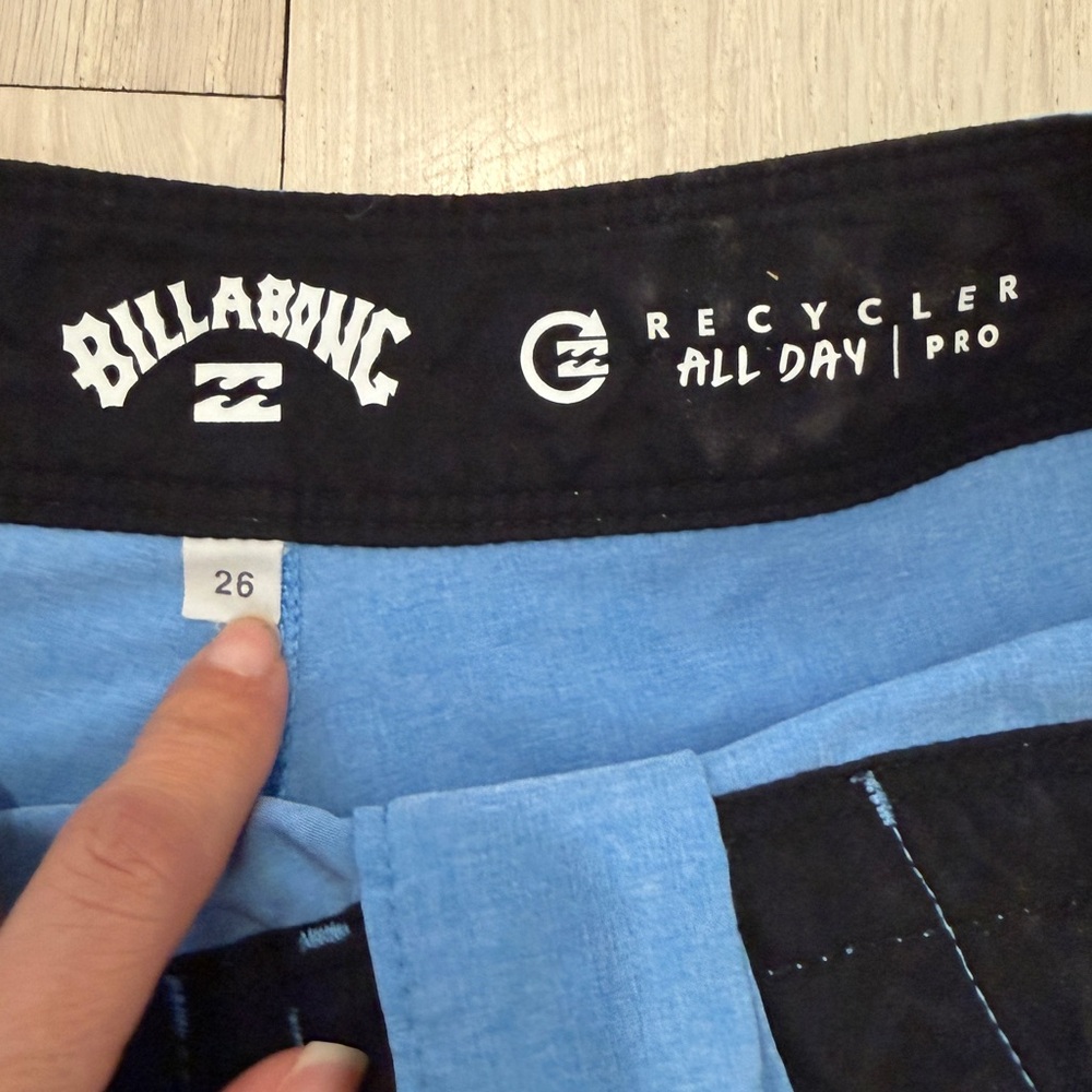 Billabong Light Blue Board Shorts Men’s Size 26 - Picture 6 of 7